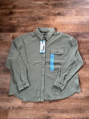 NWT Women’s Buffalo Waffle Button Up Shirt